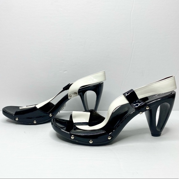 Vintage Grace Patent Slingback with Cutout Heels - Picture 5 of 9